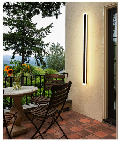Modern Black Outdoor Wall Light – Waterproof LED Fixture for Garden and Balcony