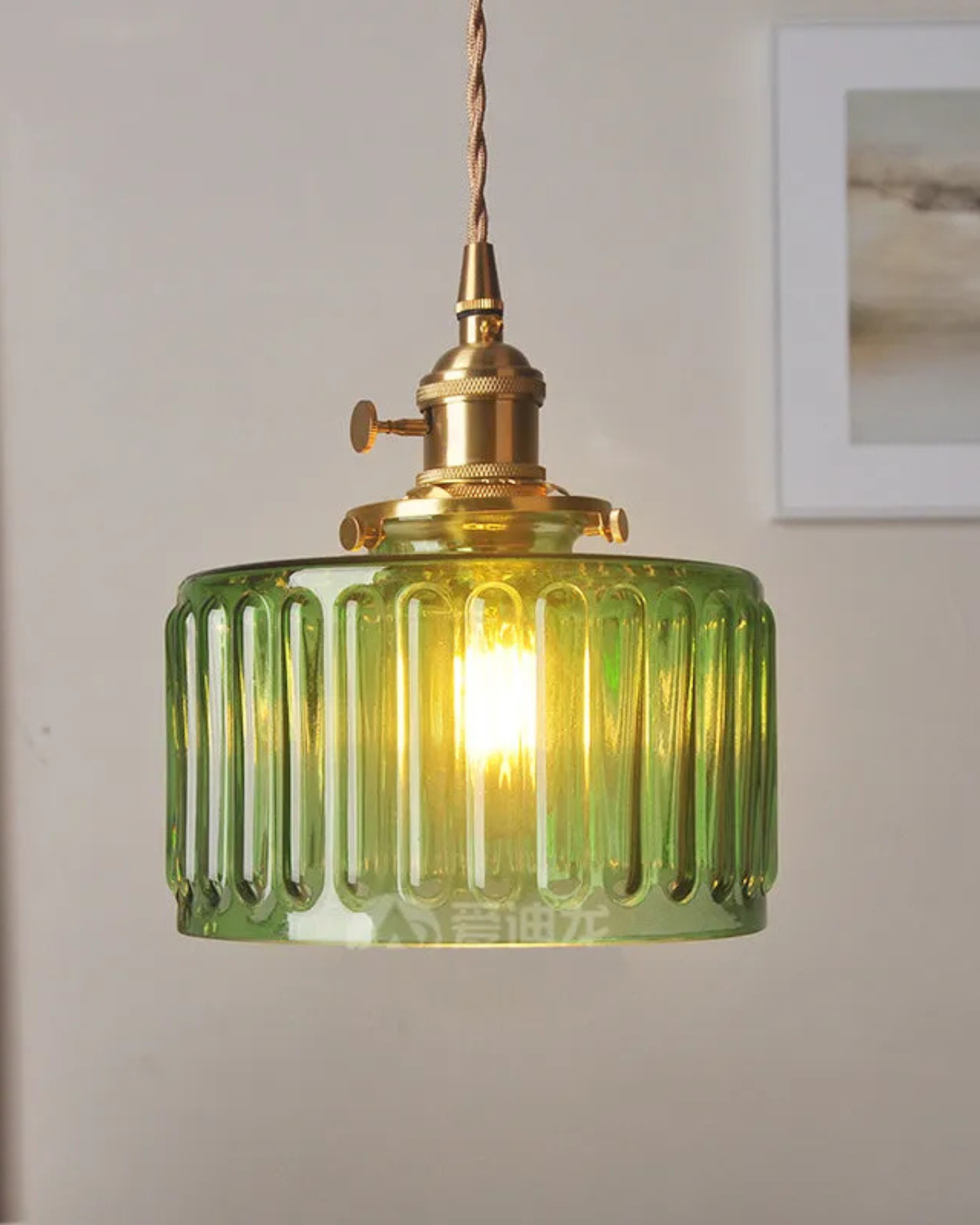Emerald Green Glass Pendant Lamp with Brass Accents – Modern Hanging Light 19 cm 6