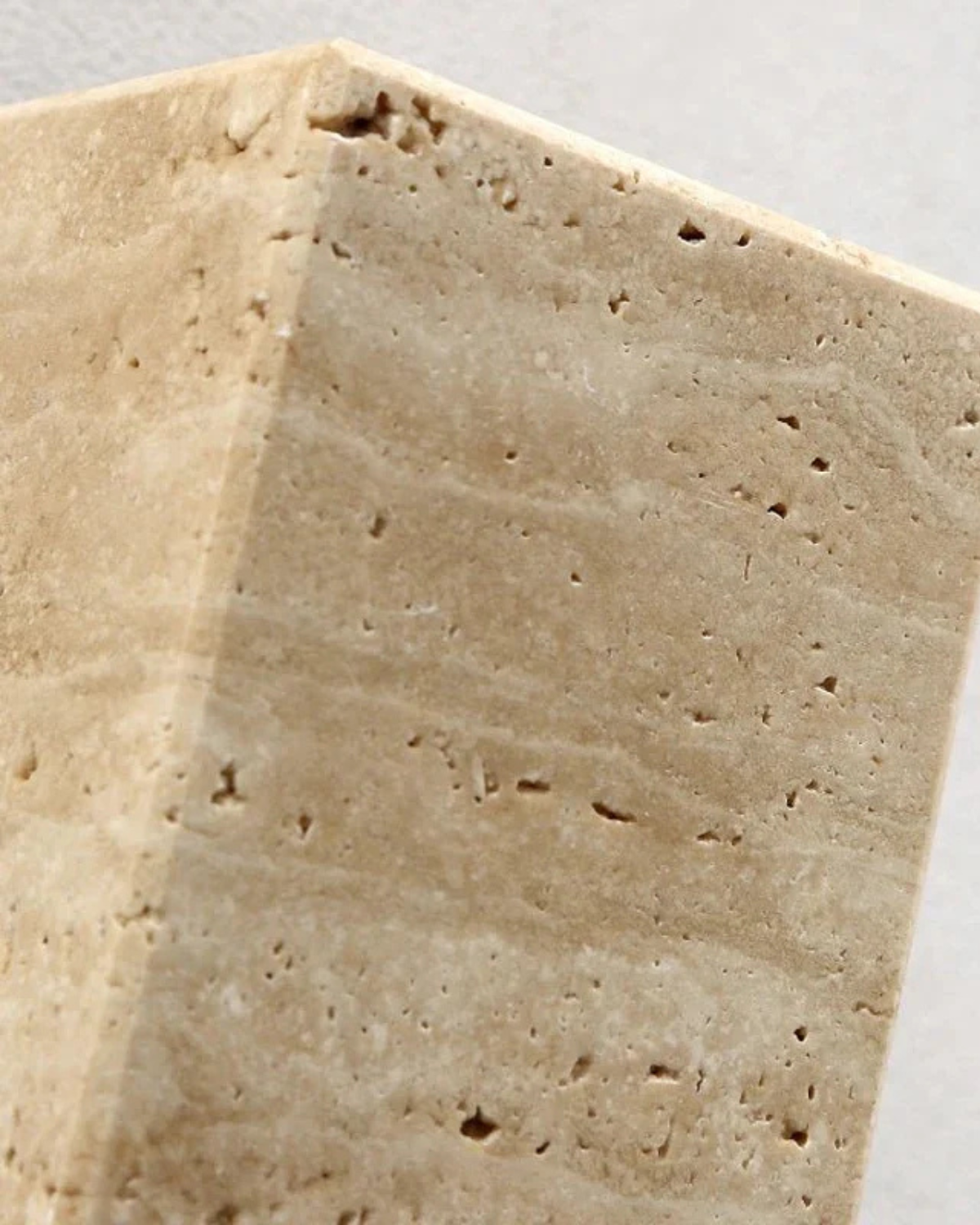 Eclat | Table Lamp – Natural Travertine Design for Warm Ambiance 2
