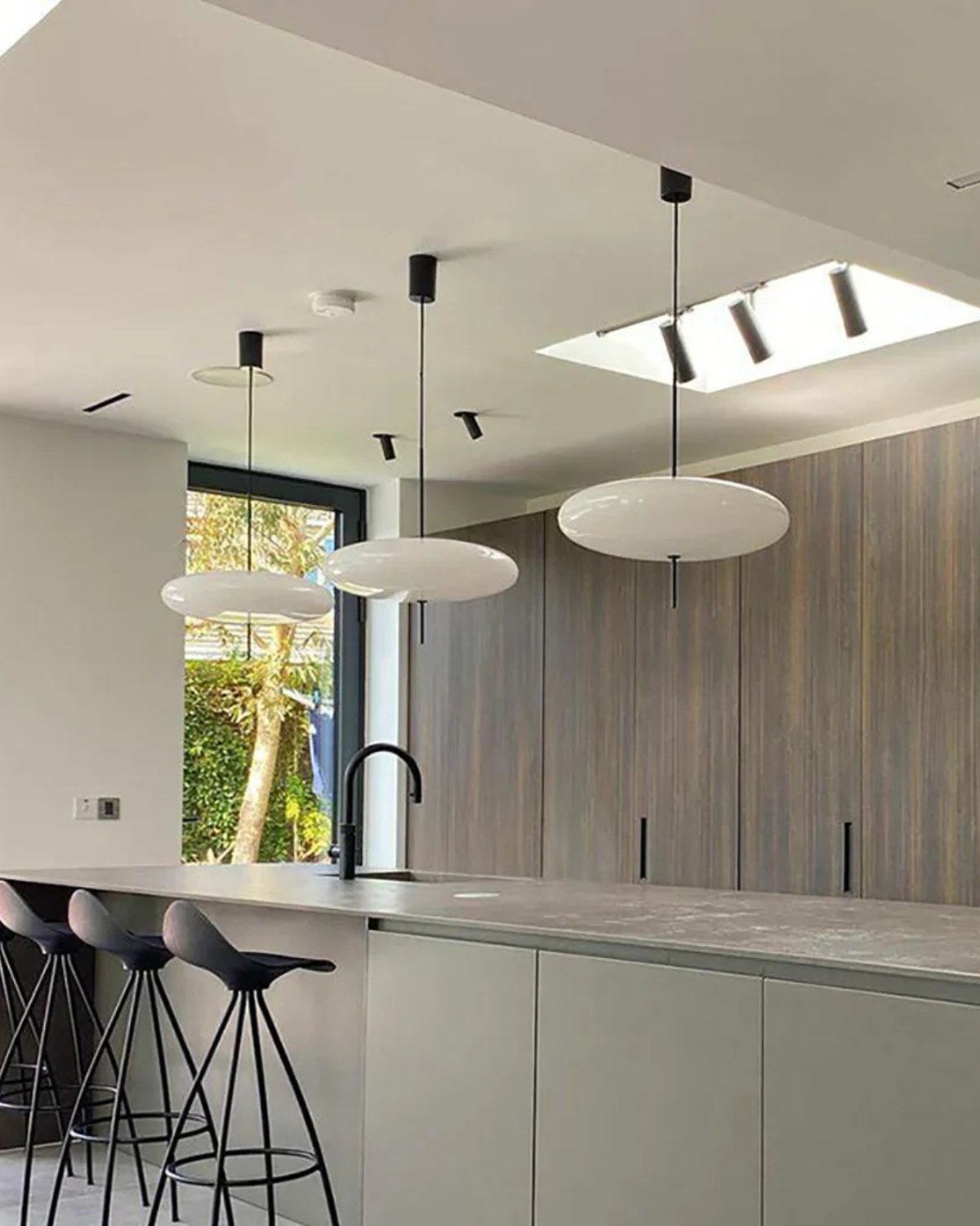 Eclissi | Pendant Lighting – Modern Minimalist Design with Soft Glow 7