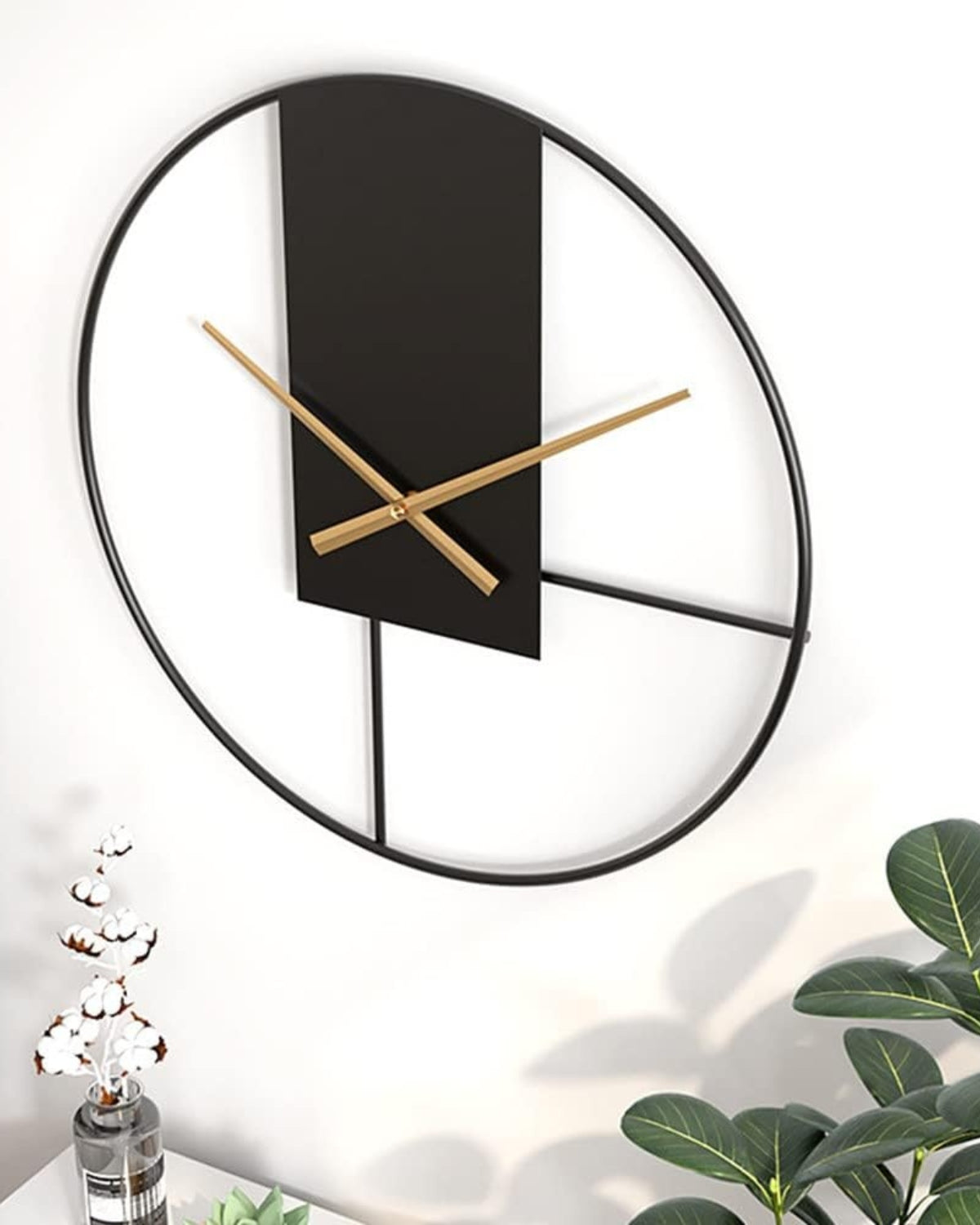 Equilibrio | Modern Wall Clock – Minimalist Design with Gold Accents 4