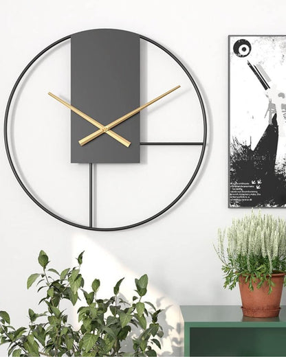 Equilibrio | Modern Wall Clock – Minimalist Design with Gold Accents 5