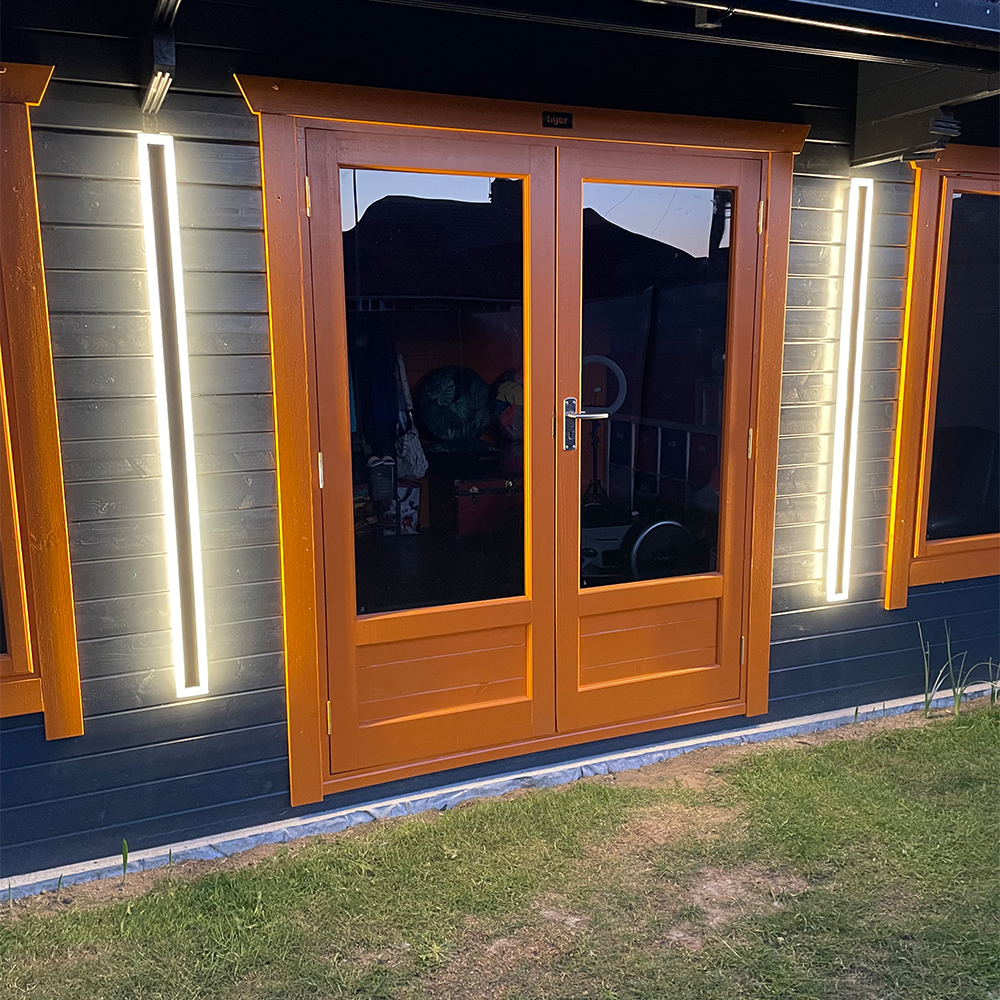 LumaGlow | Outdoor Wall Light – Modern Energy-Efficient LED for Garden & Exterior Spaces 3