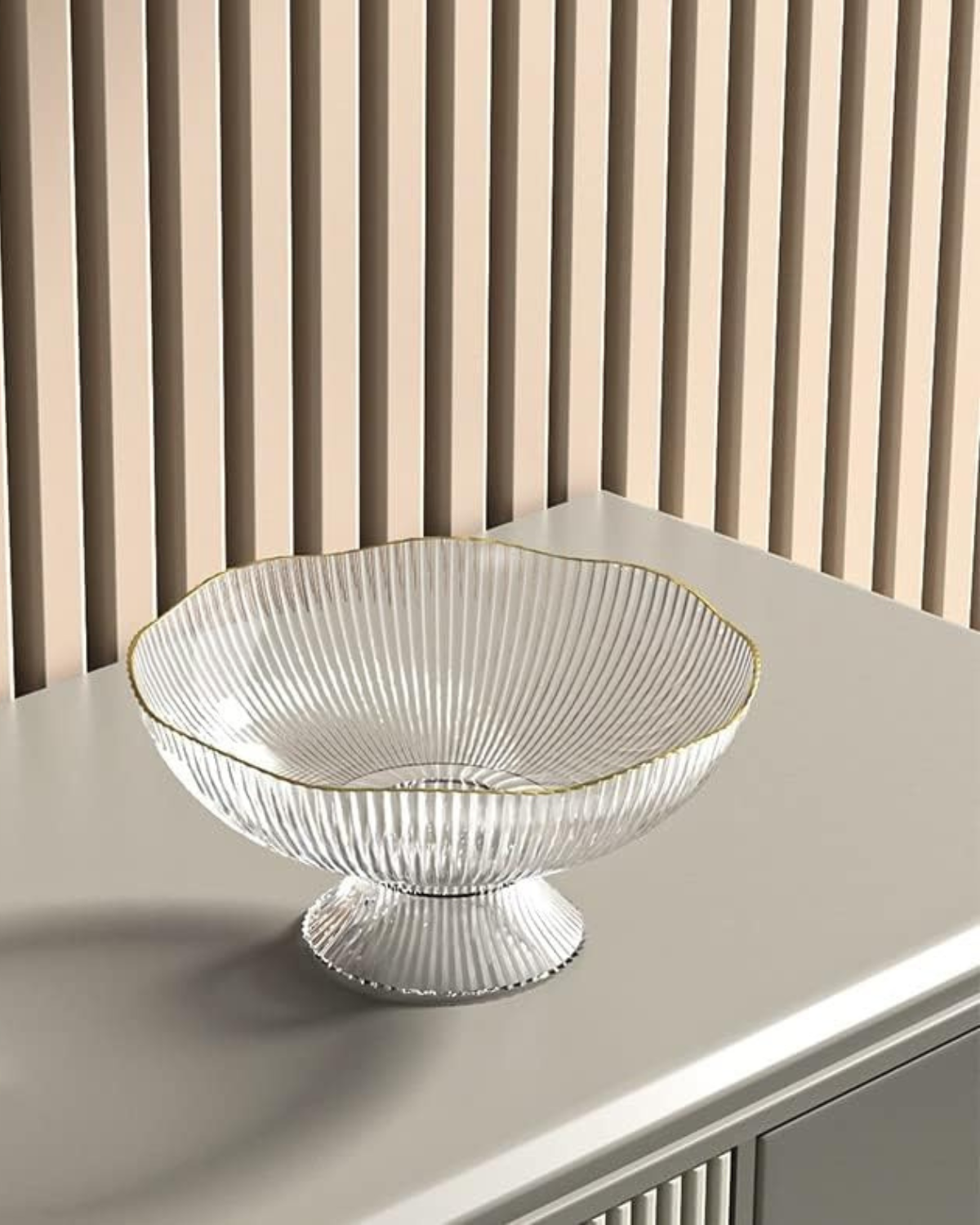 Véra | Ceramic Fruit Bowl – Elegant White Design with Gold Rim 1