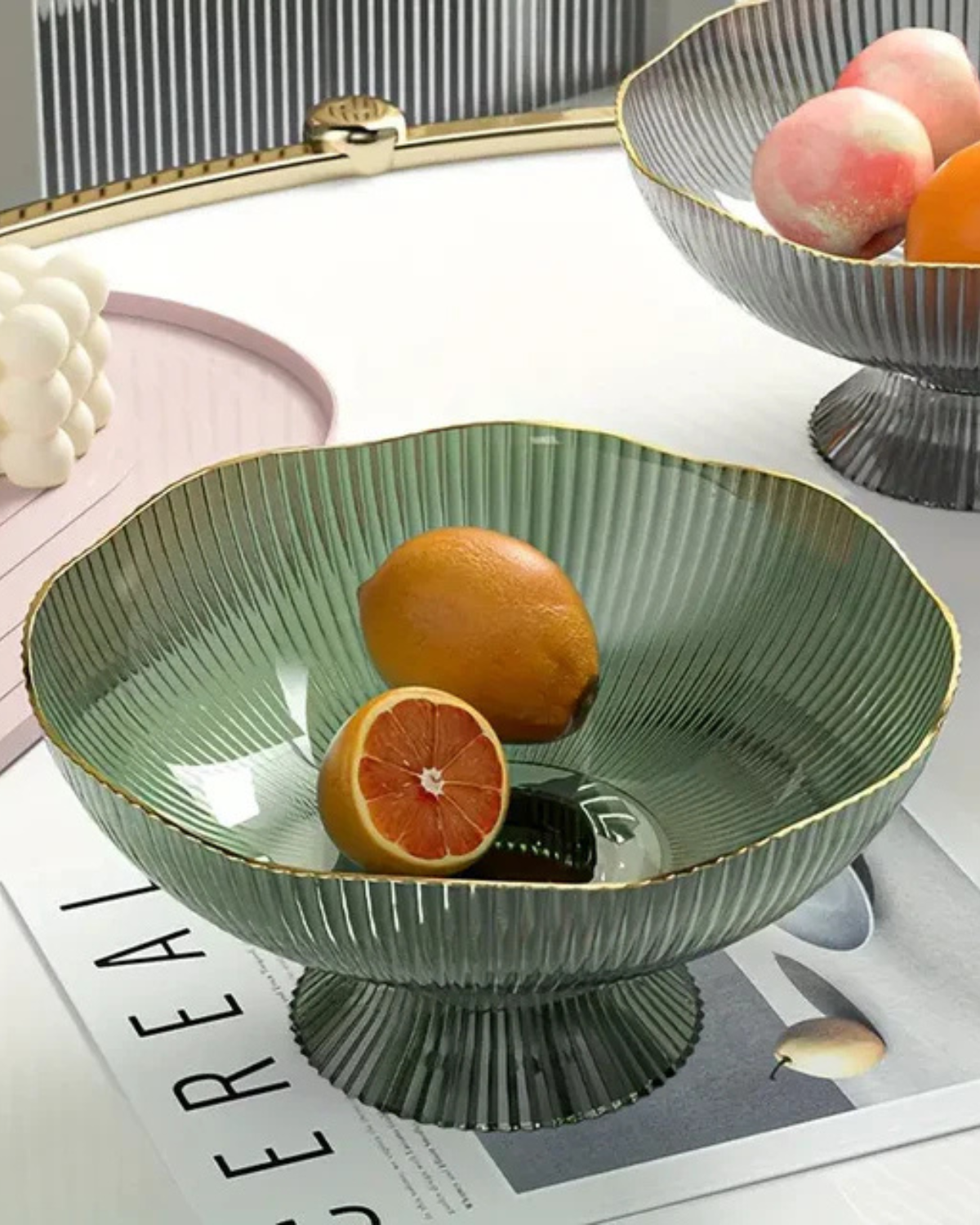 Véra | Ceramic Fruit Bowl – Elegant White Design with Gold Rim 8